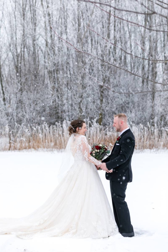 1157701-49152-l-56483AmuGAsy