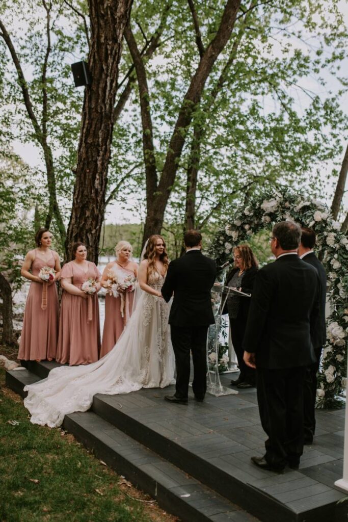 A ROMANTIC MAUVE LA CROSSE, WISCONSIN WEDDING DAY AT CELEBRATIONS ON THE RIVER | MEGAN + KYLE