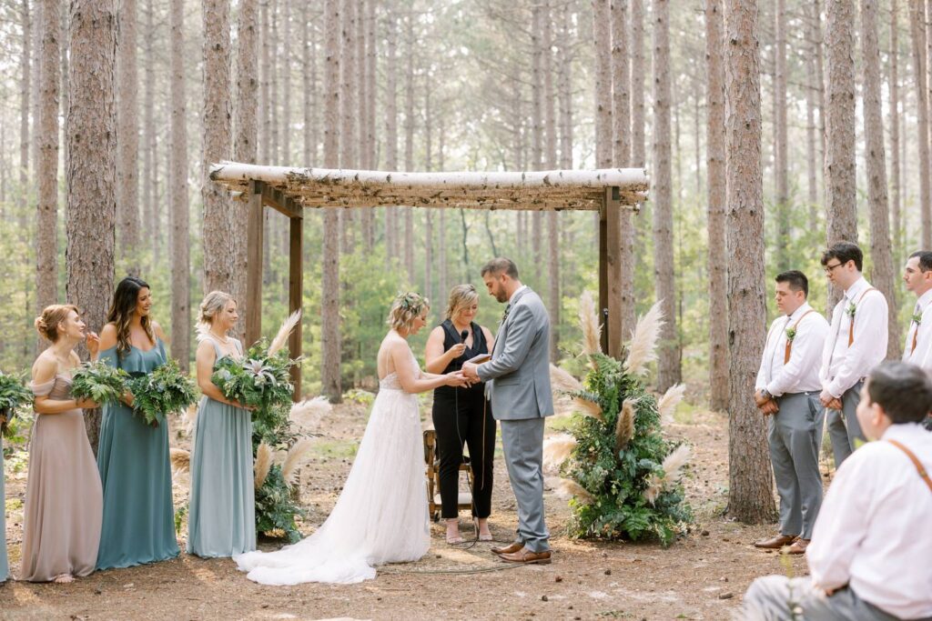 EARTHY + ENCHANTING BOHO WOODLAND WISCONSIN WEDDING AT BURLAP & BELLS | TESSA + MATT