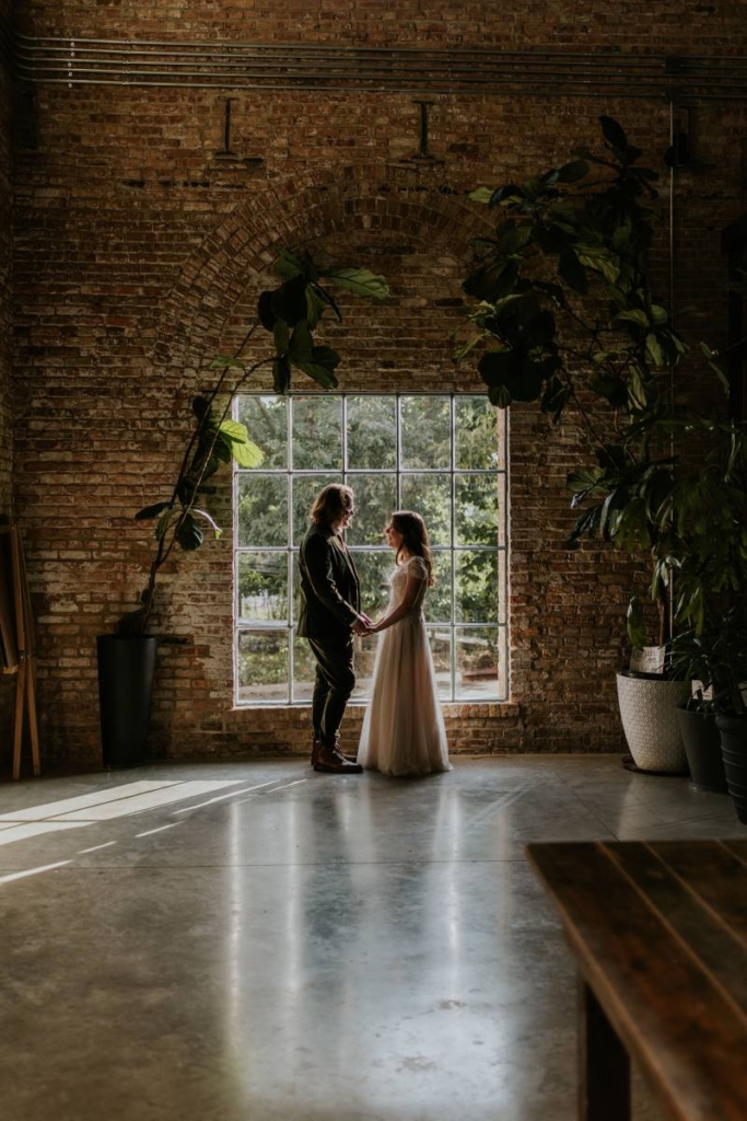 1223082-49066-l-56483yhuZuWY