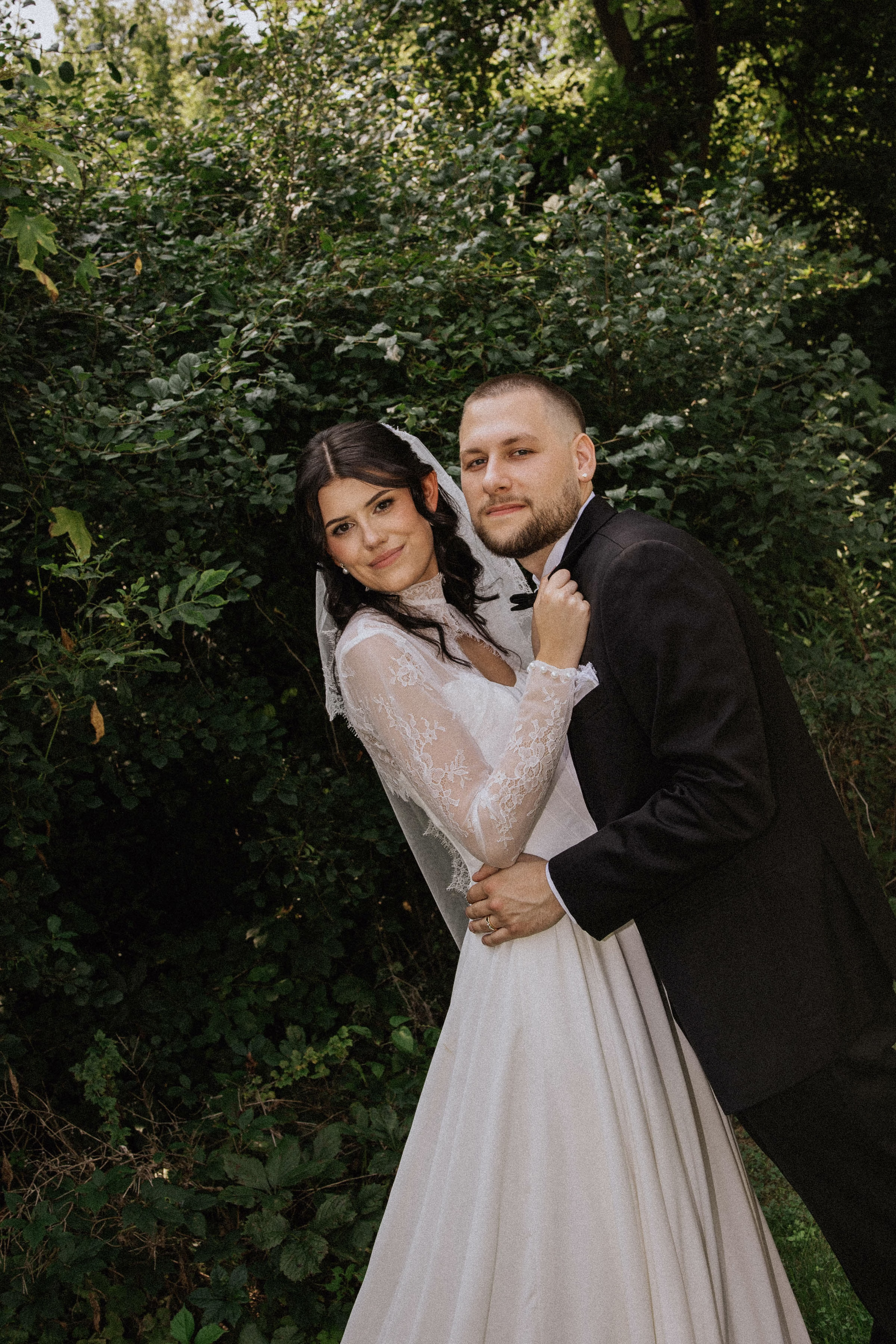 Savannah-Steiger-Photography-wedding-event-photographer-true-life-moody-earthy-pictures-La-Crosse-Wisconsin-4