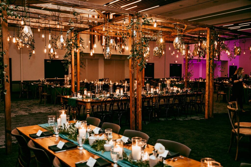 A SAMPLE WEDDING RECEPTION TIMELINE TO STEAL FOR YOUR BIG DAY