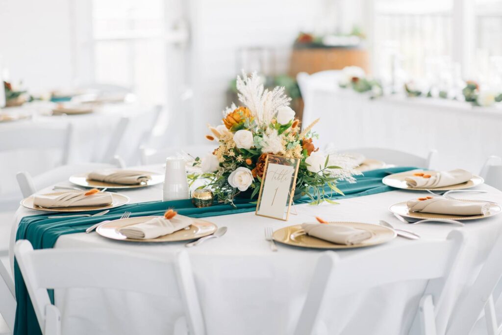 A SIMPLE SEPTEMBER WISCONSIN WEDDING WITH WARM FALL TONES + A TWIST OF TEAL ON THE MISSISSIPPI RIVER | MORGAN + JACOB