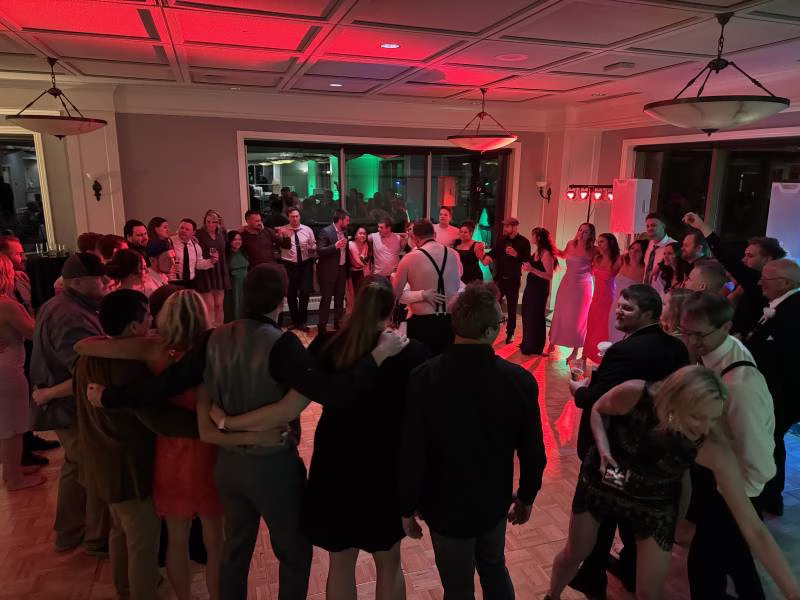 1223234-50934-l-56483UQaVuvY