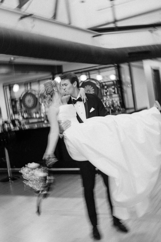 EUROPEAN ELEGANCE WITH A CONTEMPORARY TWIST: A CHIC WEDDING EDITORIAL AT CAPPELLA WEDDINGS & EVENTS