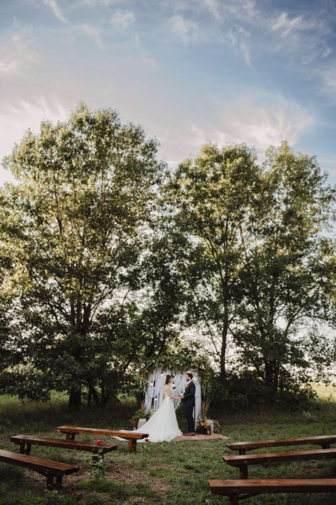 1237040-51601-l-56483E7uGuty