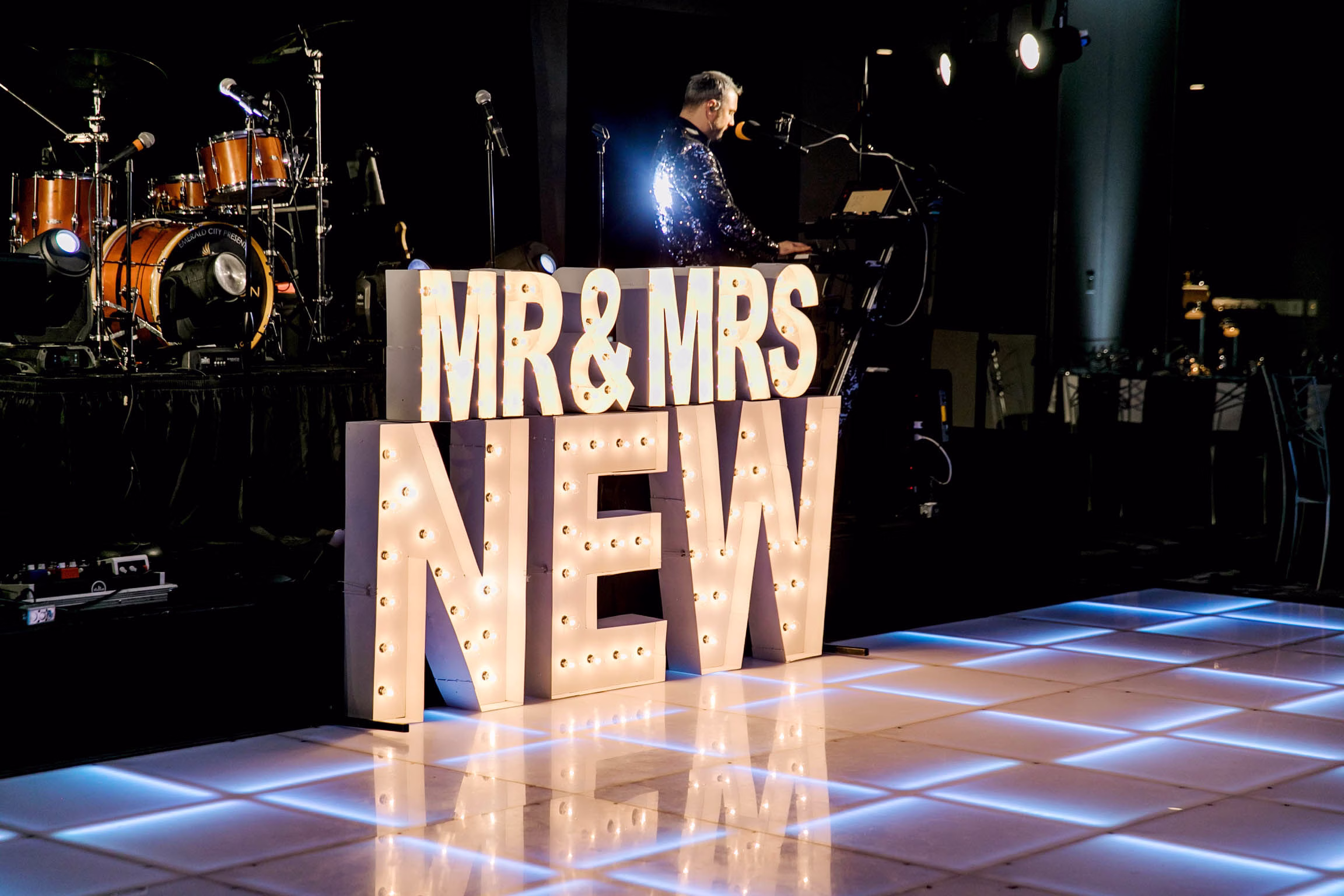 Alpha-Lit-La-Crosse-Rochester-letter-rentals-wedding-event-Wisconsin-3