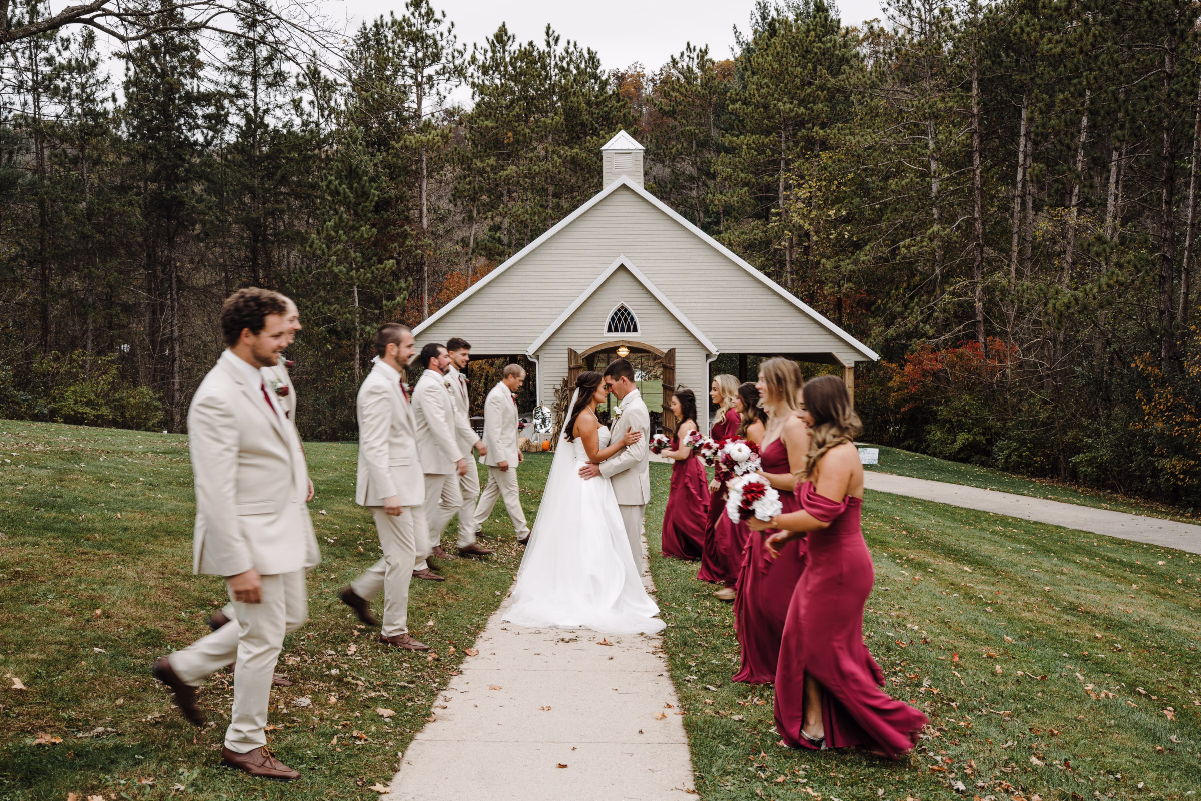 scenic fall wedding winnebago springs minnesota bridesmaids groomsmen 1277 - An Elegant Fall Wedding at Winnebago Springs | Emma & Tyler scenic fall wedding winnebago springs minnesota bridesmaids groomsmen 1277