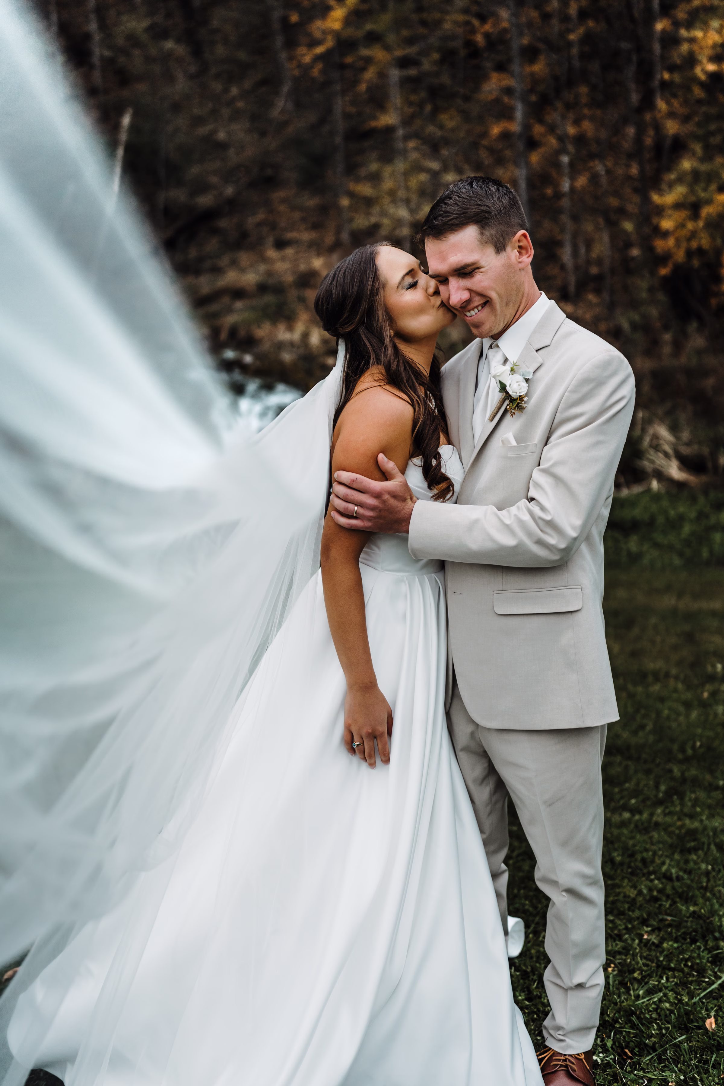 scenic fall wedding winnebago springs minnesota couple portraits 1667 - An Elegant Fall Wedding at Winnebago Springs | Emma & Tyler scenic fall wedding winnebago springs minnesota couple portraits 1667