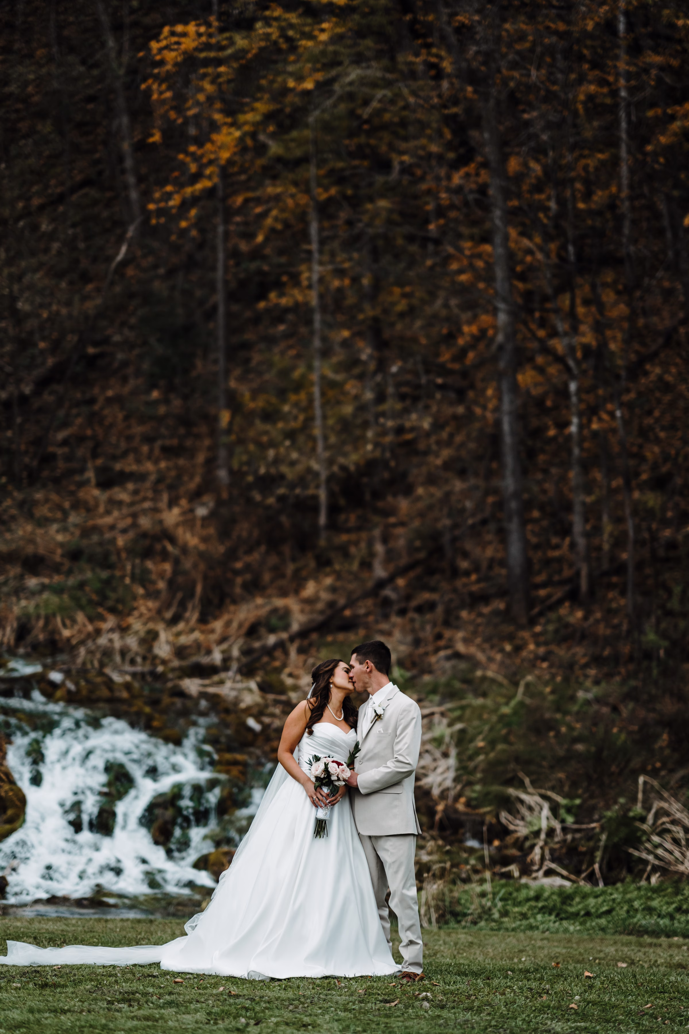 scenic fall wedding winnebago springs minnesota couple portraits 2545 - An Elegant Fall Wedding at Winnebago Springs | Emma & Tyler scenic fall wedding winnebago springs minnesota couple portraits 2545