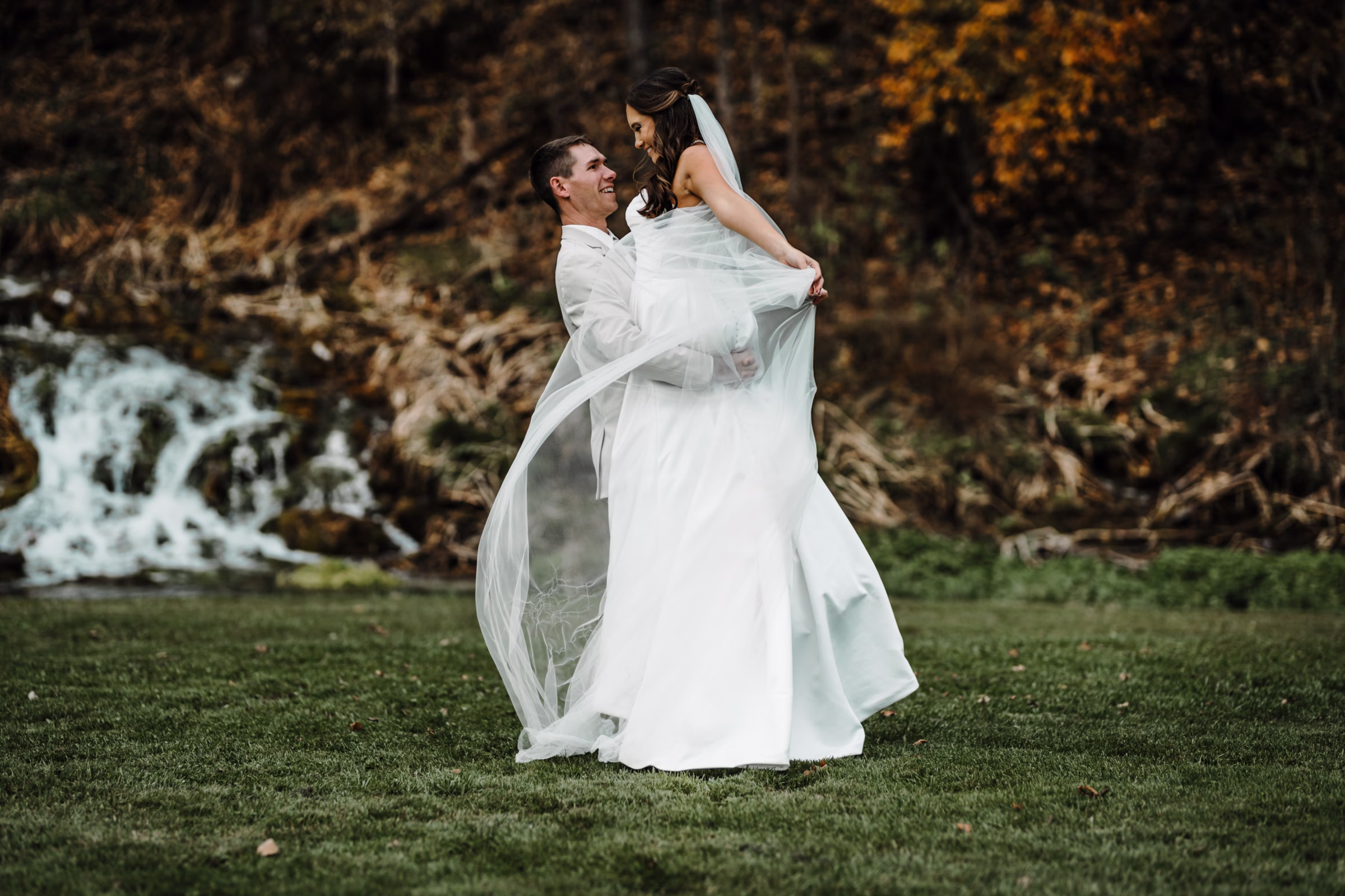 scenic fall wedding winnebago springs minnesota couple portraits 5357 - An Elegant Fall Wedding at Winnebago Springs | Emma & Tyler scenic fall wedding winnebago springs minnesota couple portraits 5357