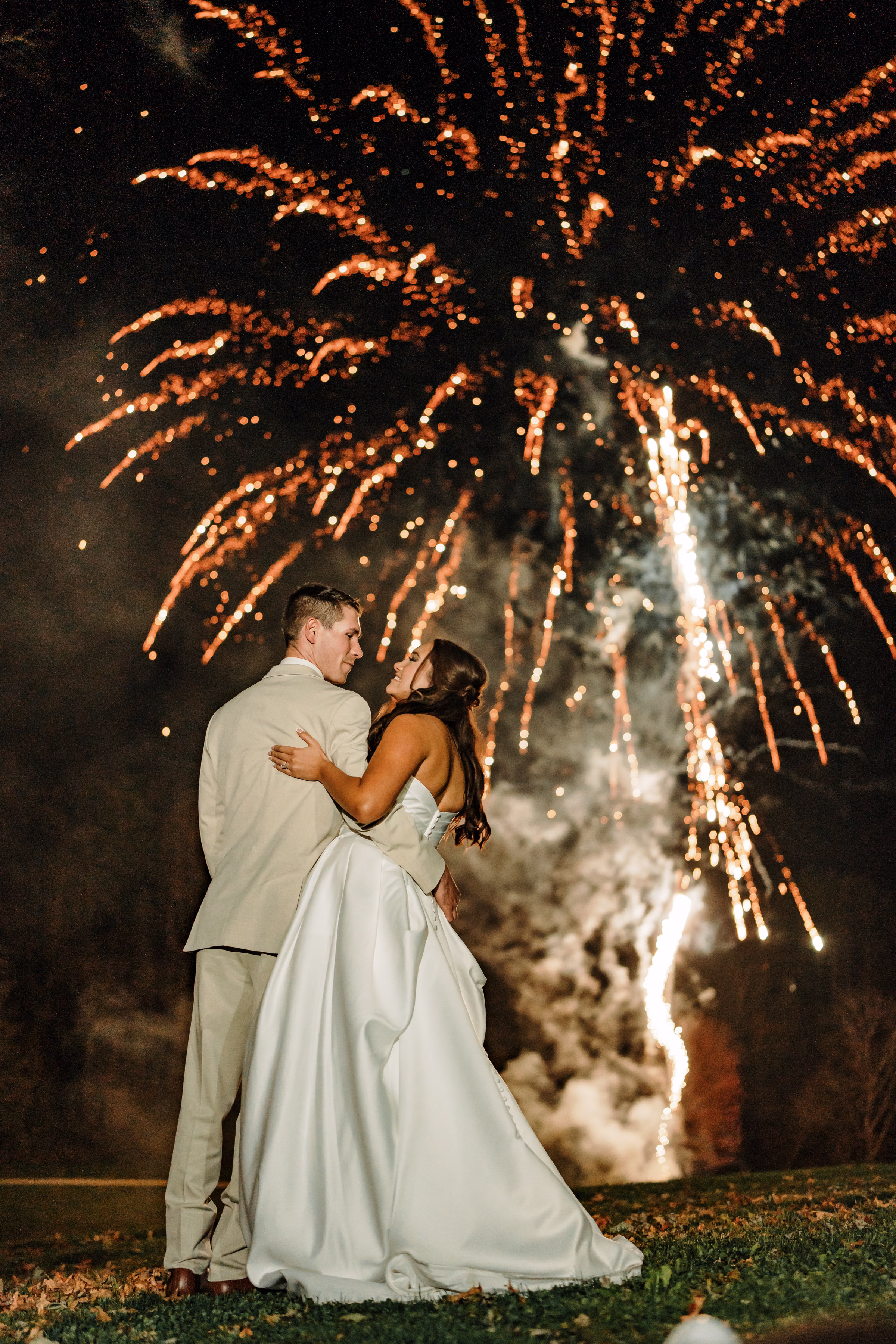 scenic fall wedding winnebago springs minnesota fireworks 5582 - An Elegant Fall Wedding at Winnebago Springs | Emma & Tyler scenic fall wedding winnebago springs minnesota fireworks 5582